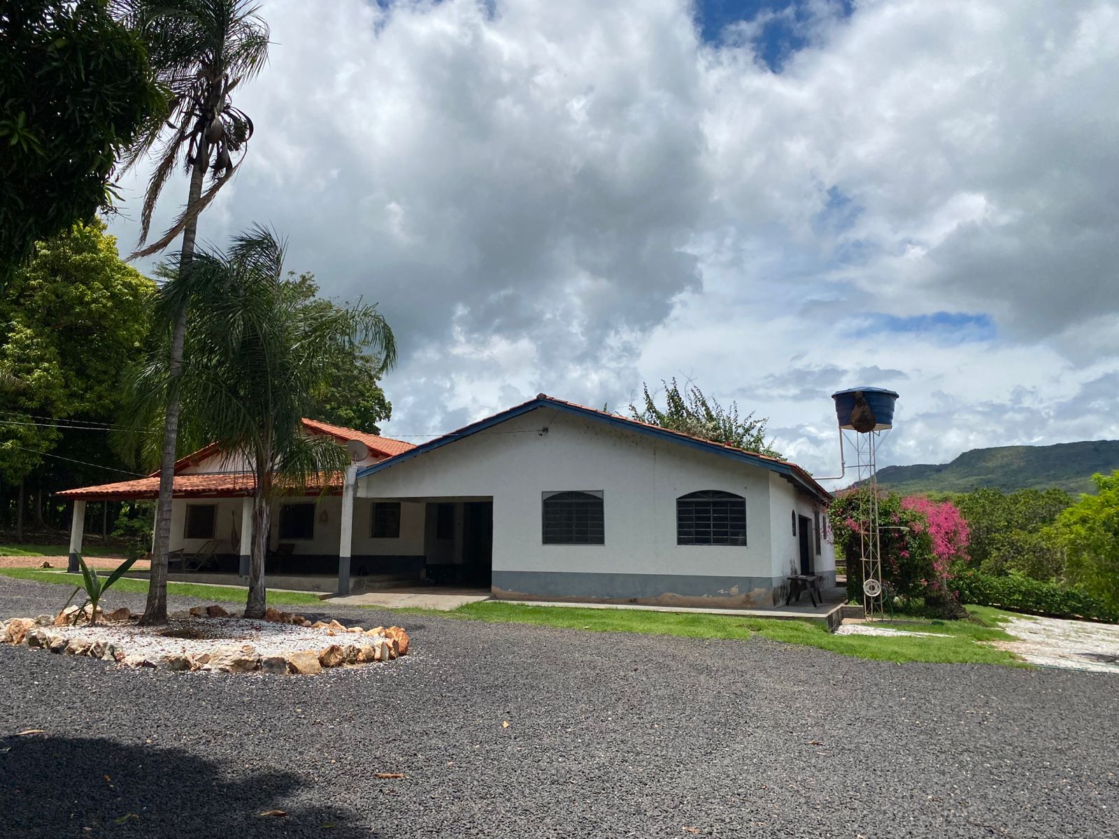 Casa Sede - Vista Frontal